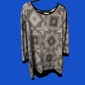 Ladies CJ Banks black & off white blouse with keyhole back, size 3X